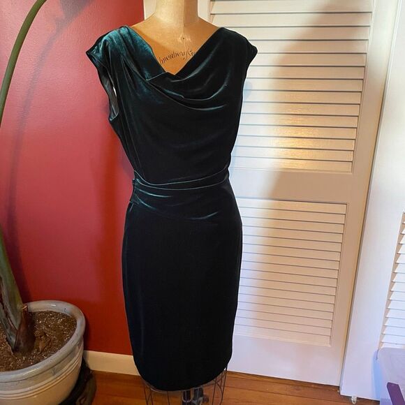 JESSICA HOWARD | velvety dark green dress 8 - Picture 3 of 10